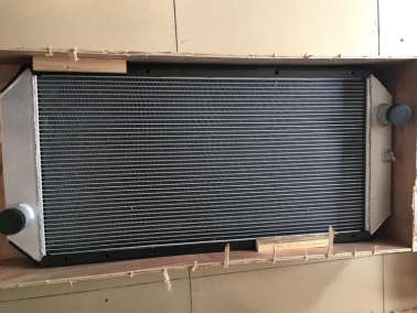 CAT320C水(shui)箱(xiang)