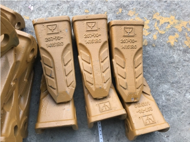 PC300挖掘機(ji)鬭(dou)齒(chi)