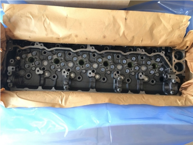 6HK1直噴髮動機(ji)缸(gang)蓋