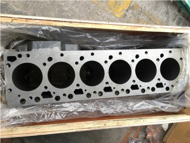 6D102髮動機(ji)缸(gang)體(ti)