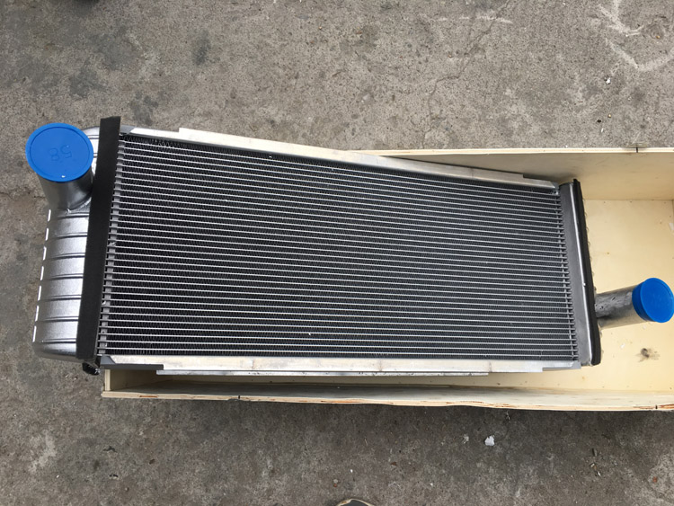 EC210全(quan)鋁(lv)水箱(xiang)