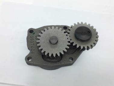 6D102原裝機(ji)油(you)泵