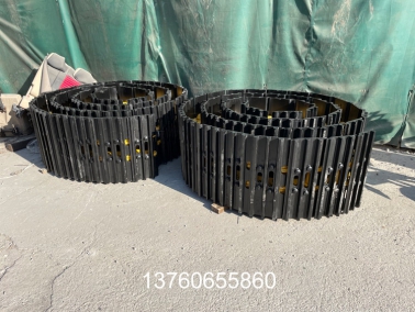 PC400-6挖掘(jue)機(ji)鏈(lian)條(tiao)總成