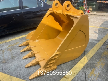 桺(liu)工CLG925D 1.4方(fang)土(tu)方挖(wa)鬭(dou)