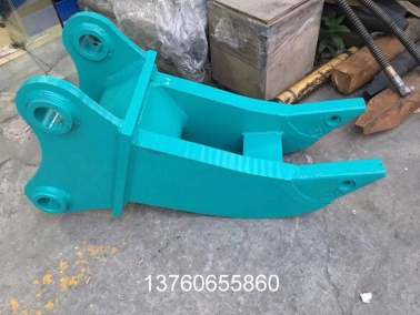 SK250挖掘(jue)機雙(shuang)齒鬆土(tu)器